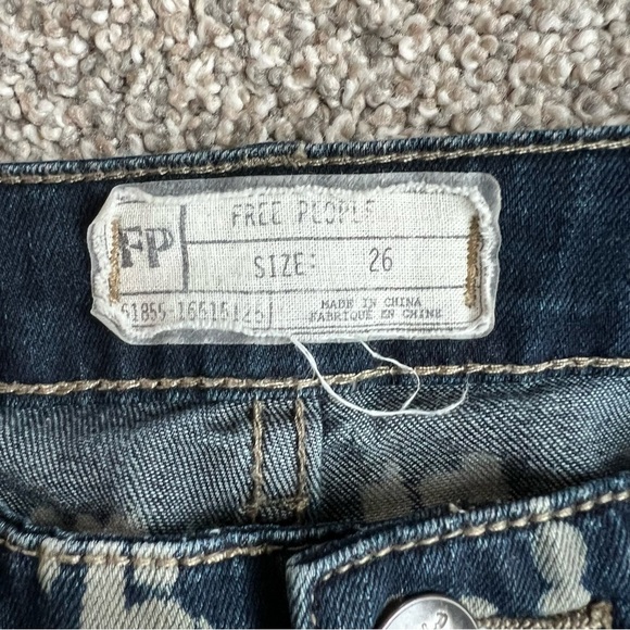 Free People Boho Print Indigo Flare Jeans, Size 26 - Picture 4 of 11